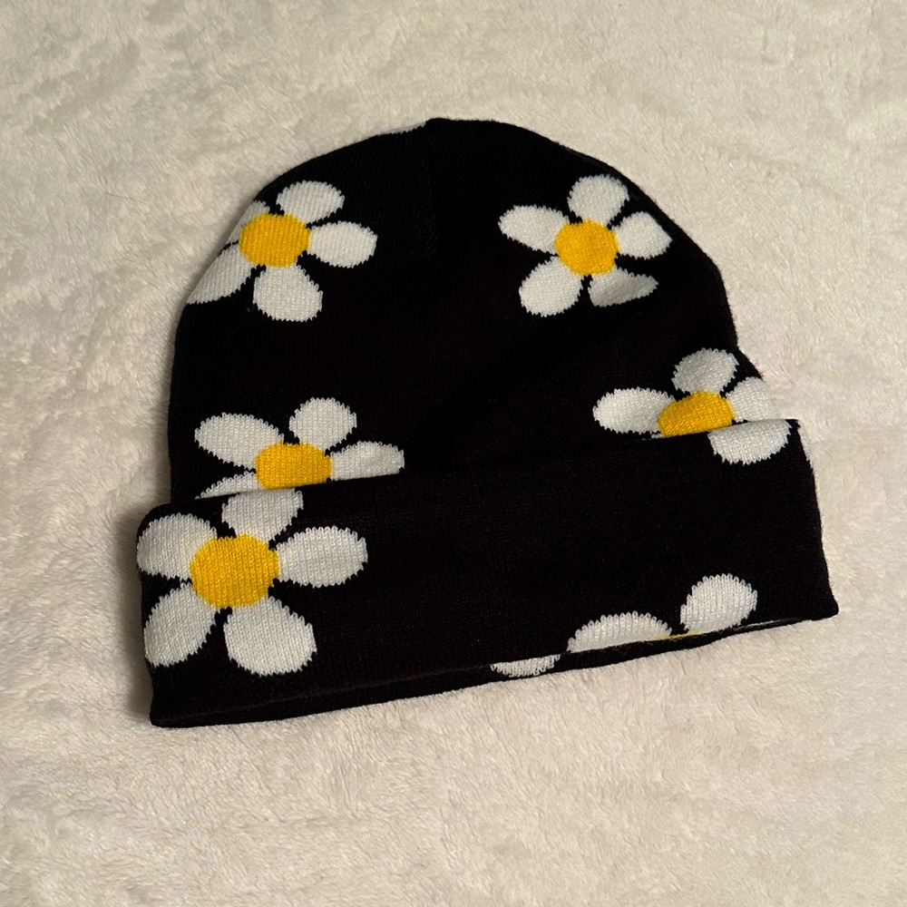 NWOT Black Floral Daisy Beanie